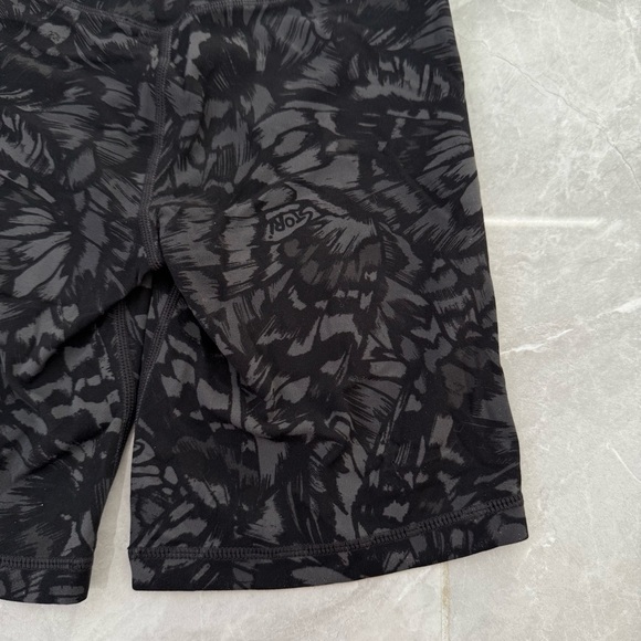 Women’s Stori Floral Patterned 7” Biker Shorts Workout Athletic Size 2 - Picture 10 of 15